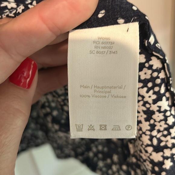 Boden V neck 3/4 sleeve blouse sz US 14 never worn. - Picture 4 of 6